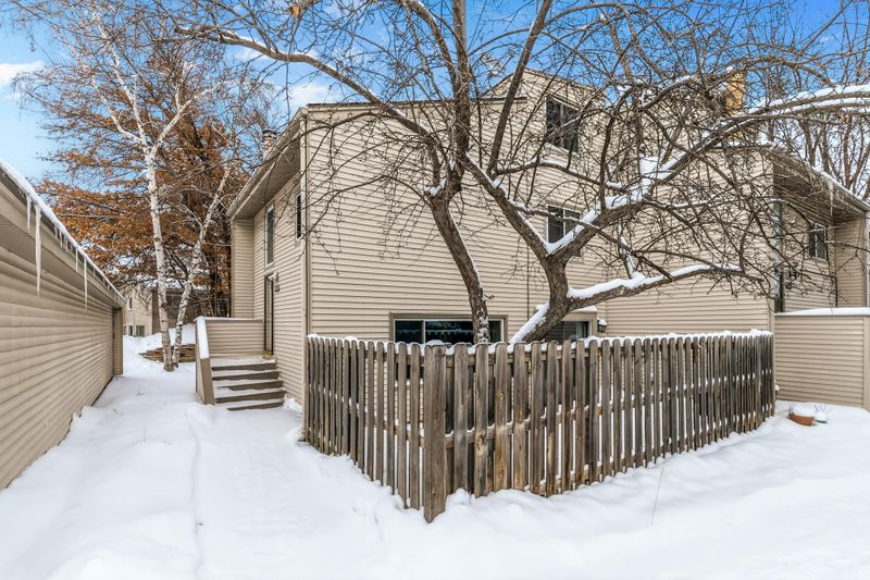 5527 E Bavarian Ps, Fridley, MN 55432