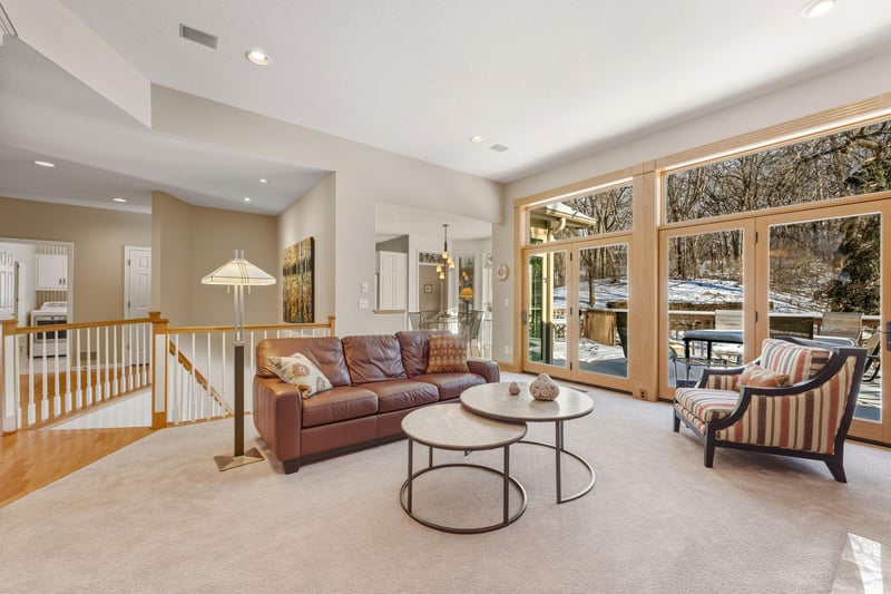 6958 Kenmare Dr, Bloomington, MN 55438