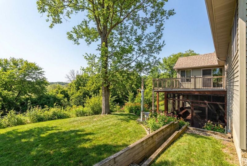 209 Sunrise Dr, Medford, MN 55049