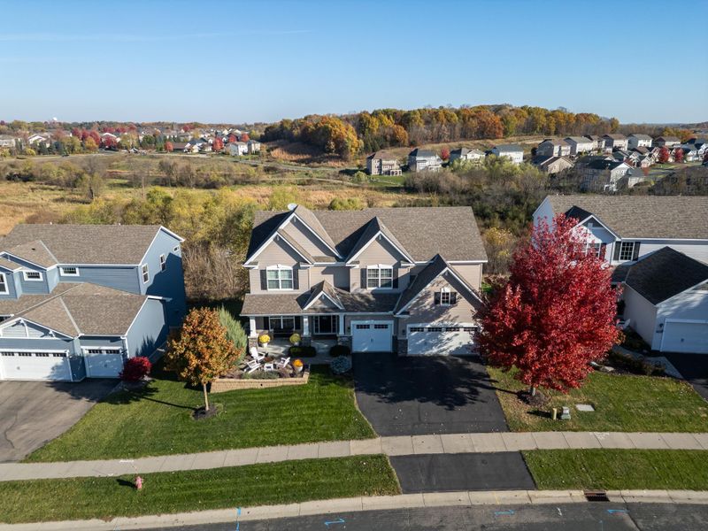 1535 Hemlock Way, Chanhassen, MN 55317