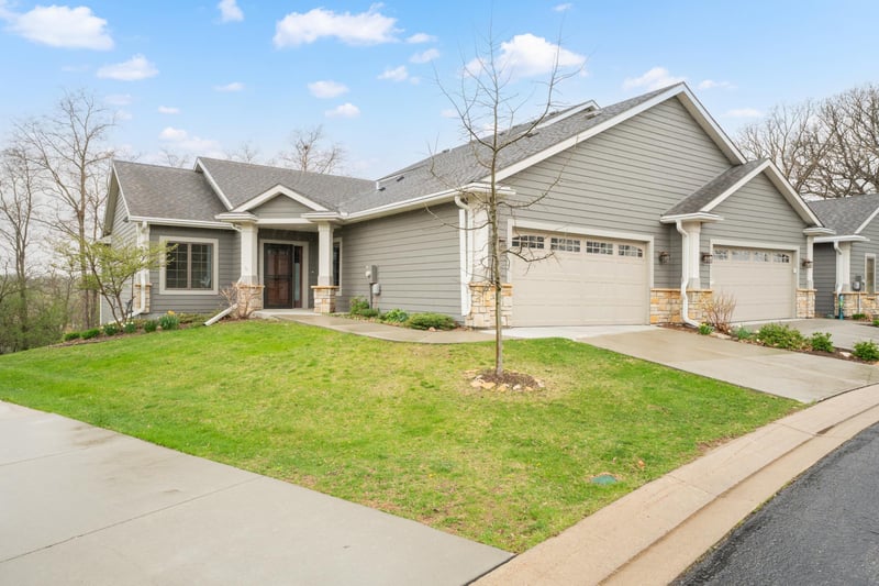 522 Panorama Cir NW, Rochester, MN 55901