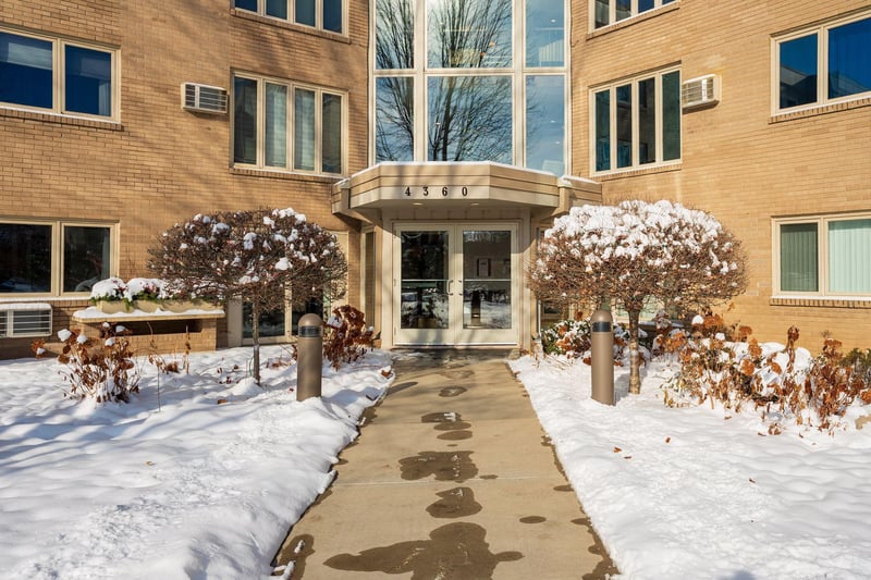 4360 Brookside Ct #310, Edina, MN 55436
