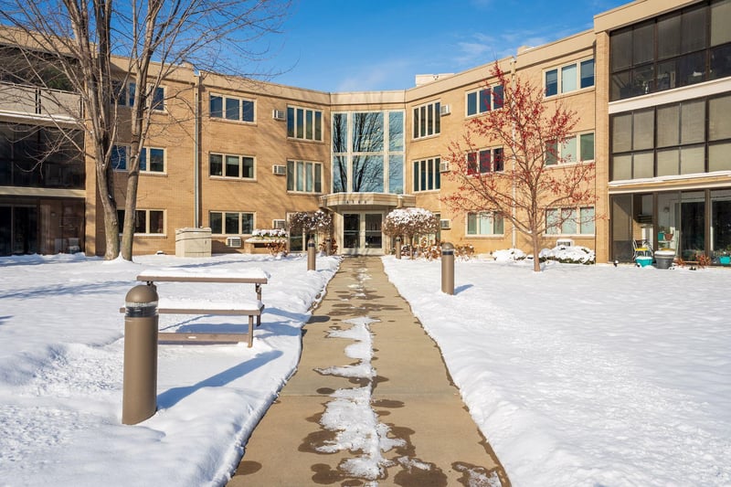 4360 Brookside Ct #310, Edina, MN 55436