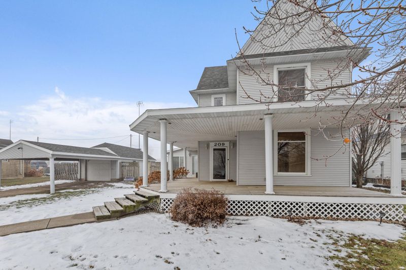 209 Oak St S, Mabel, MN 55954
