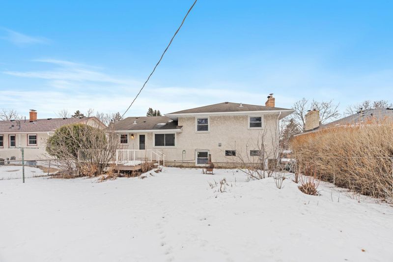 2243 Edgebrook Ave, Saint Paul, MN 55119
