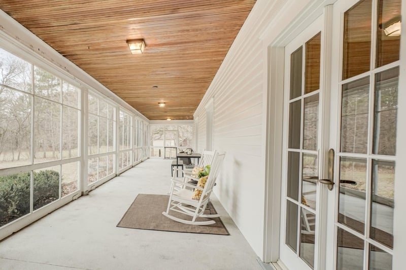 5375 Carlson Rd, Shoreview, MN 55126