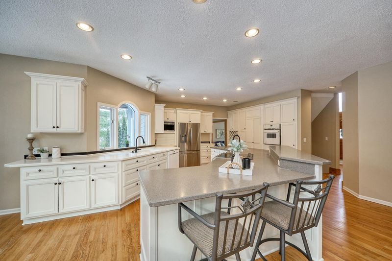 11709 Welters Way, Eden Prairie, MN 55347