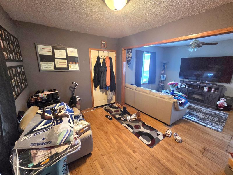 1236 Reaney Ave, Saint Paul, MN 55106