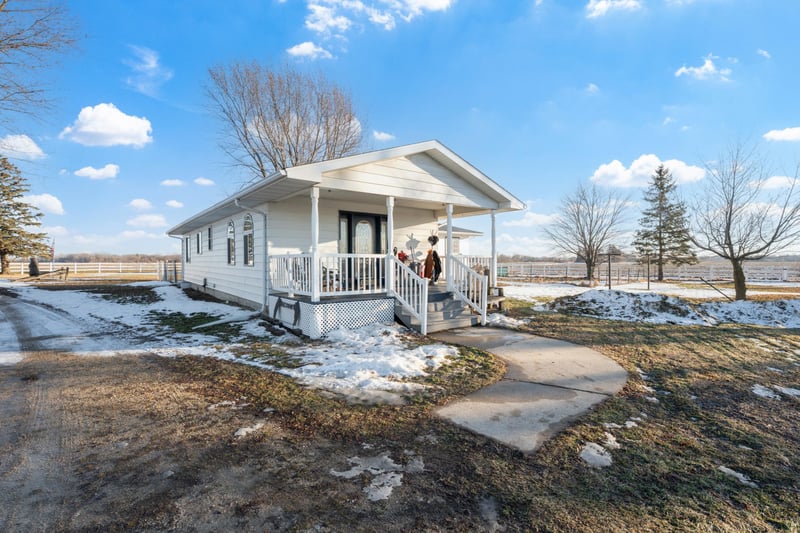 25435 555th Ave, Austin, MN 55912
