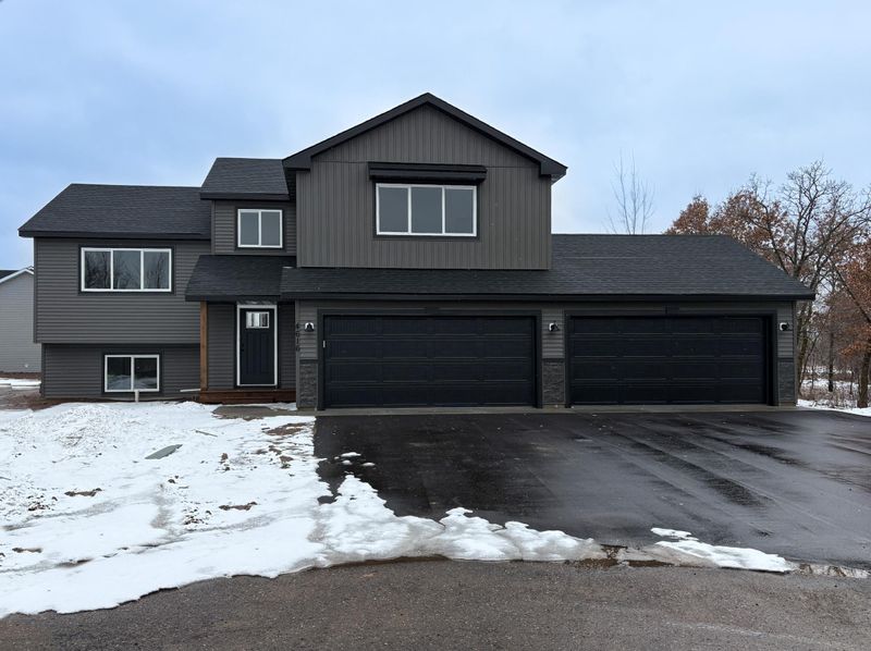 4616 9th St NE, Saint Cloud, MN 56304