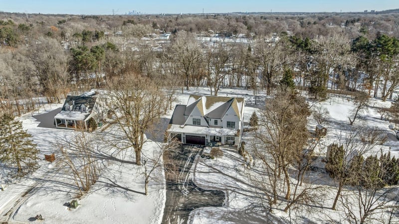 5213 Woodhill Rd, Minnetonka, MN 55345