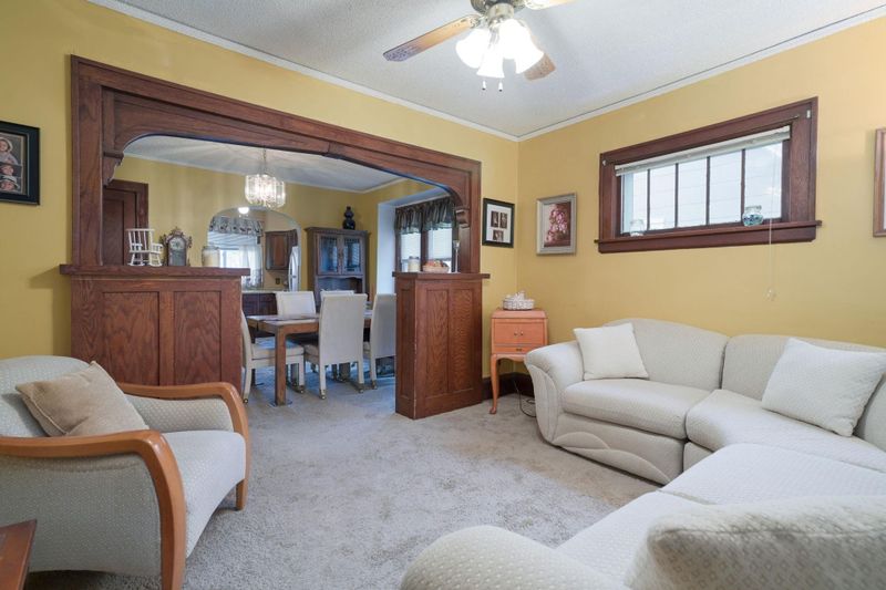 925 Otto Ave, Saint Paul, MN 55102