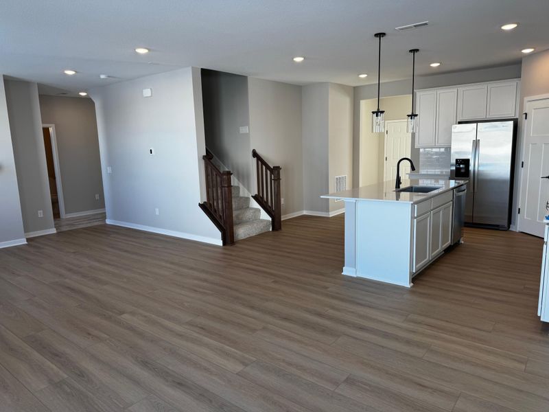 12732 Farnham Ln, Rogers, MN 55374