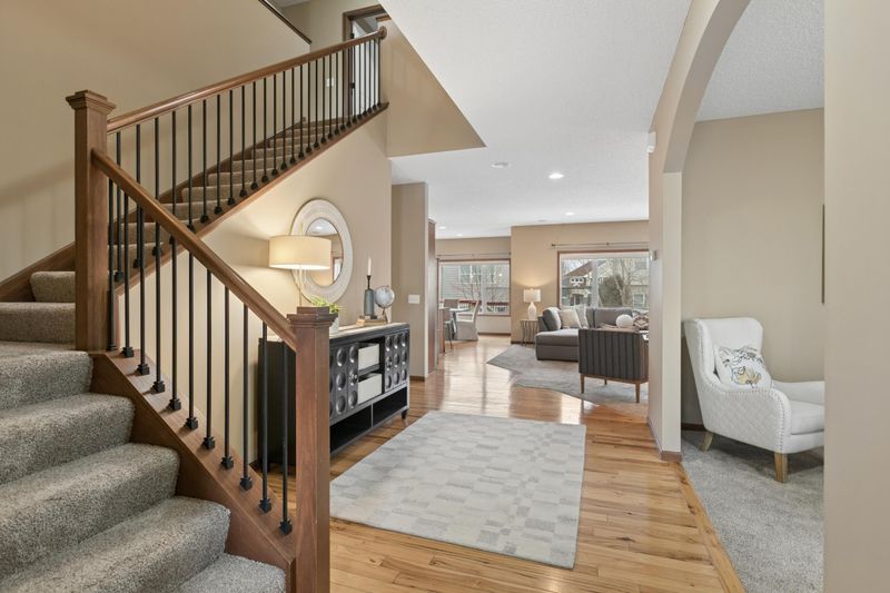 1460 Jersey Way, Chanhassen, MN 55317
