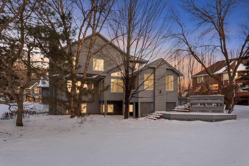 8827 Flesher Cir, Eden Prairie, MN 55347