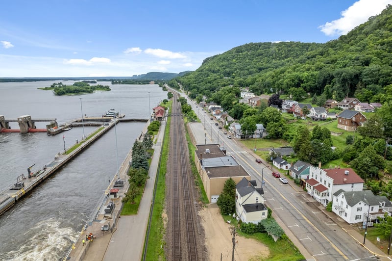 305 N Main St, Alma, WI 54610