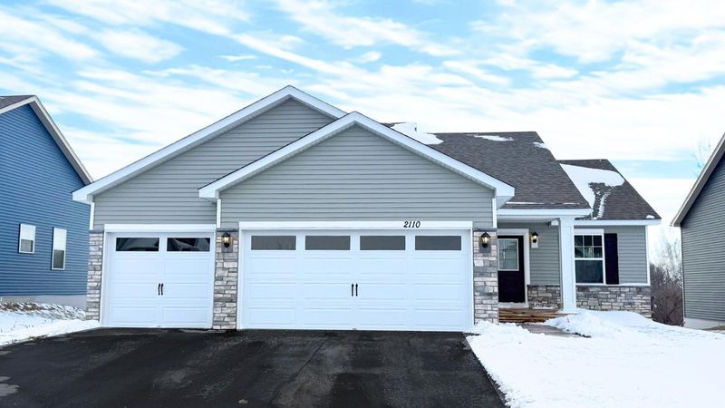 2110 Latour Dr, Shakopee, MN 55379