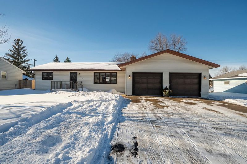 1318 Loring Ave, Detroit Lakes, MN 56501