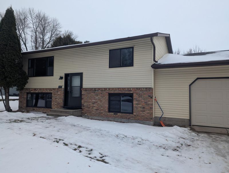 2408 21st Ave SW, Willmar, MN 56201