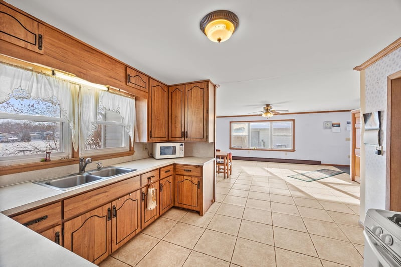 737 Elm Ave E, Delano, MN 55328