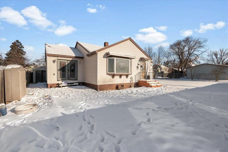 5219 E 2nd St, Superior, WI 54880