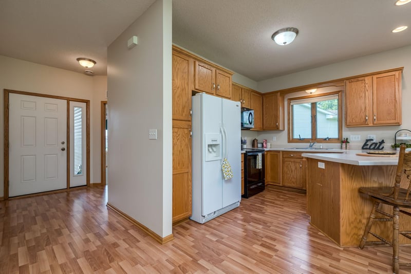 416 Buckshot Ct, Kenyon, MN 55946
