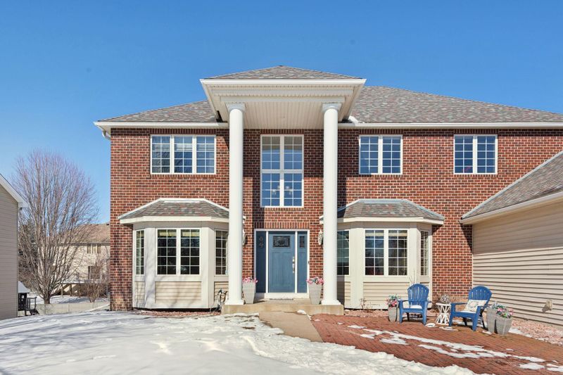 9748 Geisler Rd, Eden Prairie, MN 55347