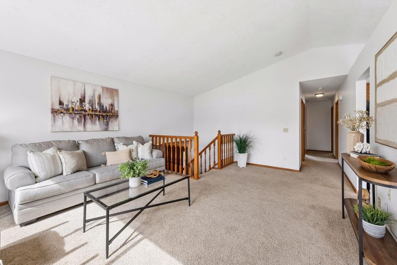 2187 Grimm Rd, Chaska, MN 55318