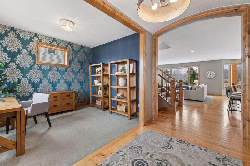 1072 Symphony Ln, Chaska, MN 55318