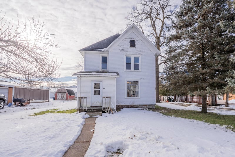606 W Brown St, Augusta, WI 54722