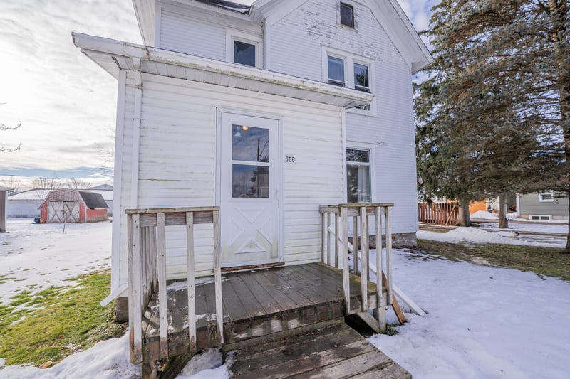 606 W Brown St, Augusta, WI 54722
