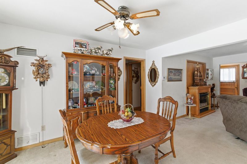 809 3rd St SW, Waseca, MN 56093