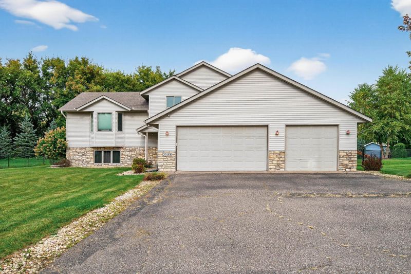 20188 Farnham Ave N, Forest Lake, MN 55025