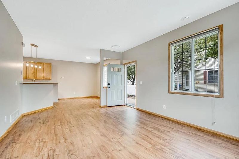 1819 Mockingbird Ave, Shakopee, MN 55379