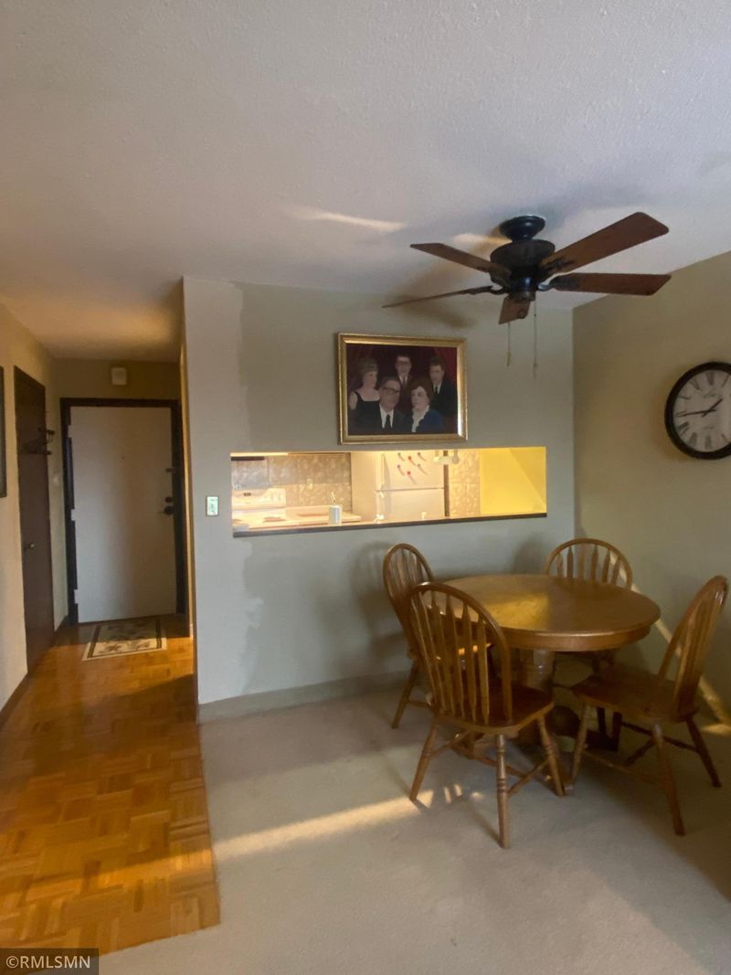 1181 Edgcumbe Rd #1007, Saint Paul, MN 55105