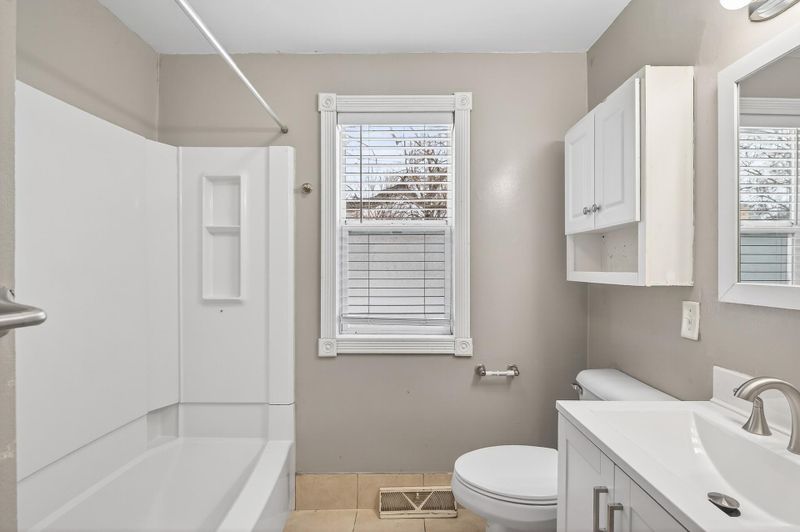2014 6th Ave, Anoka, MN 55303
