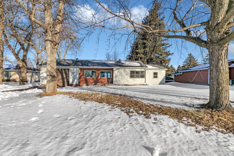 324 2nd St NW, Freeport, MN 56331