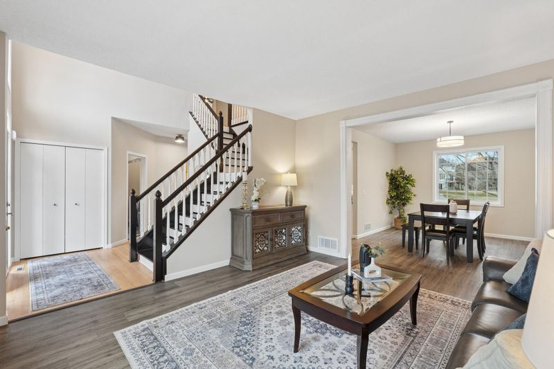 2829 Eagle Valley Cir, Woodbury, MN 55129