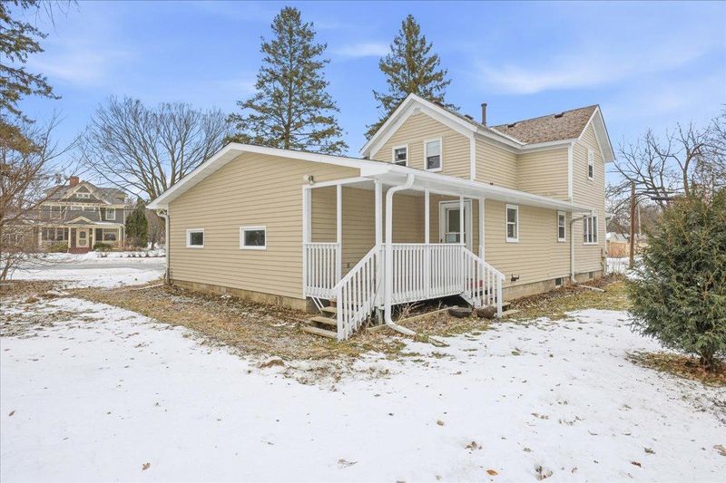103 S 6th St, River Falls, WI 54022