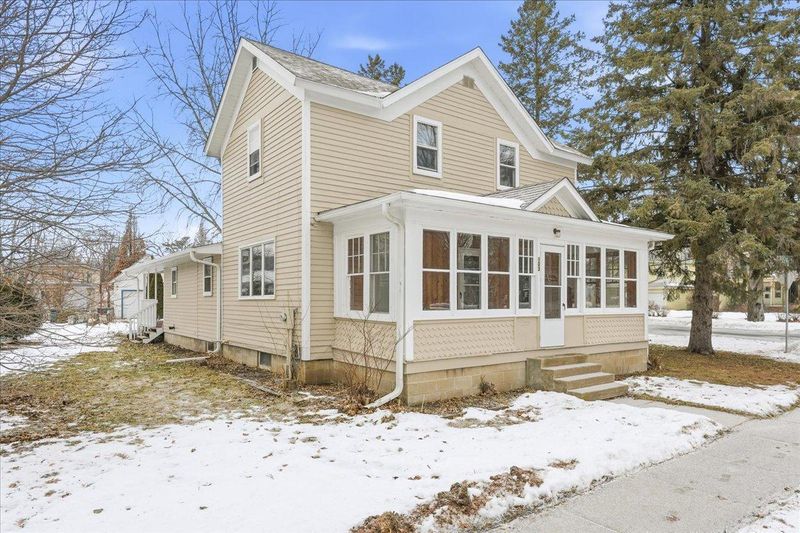 103 S 6th St, River Falls, WI 54022