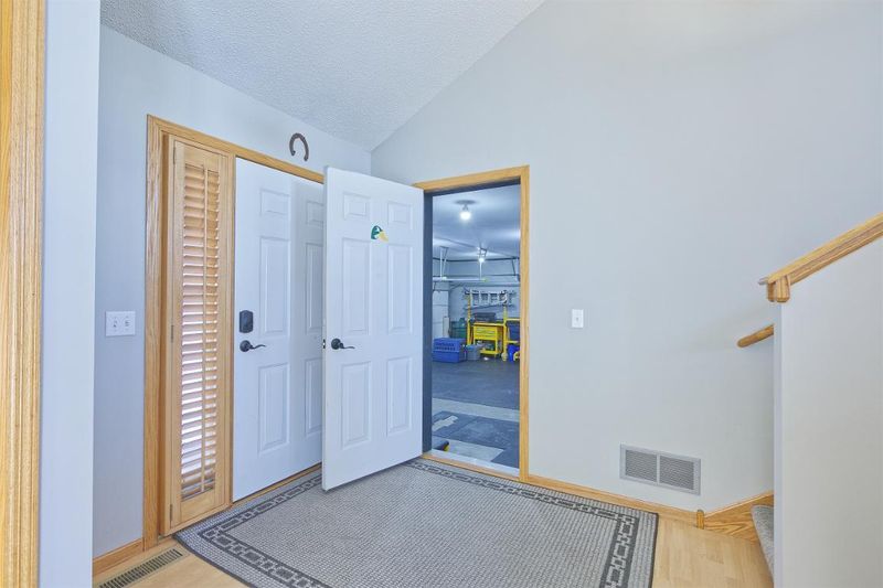 845 Mallard Ave, Winsted, MN 55395