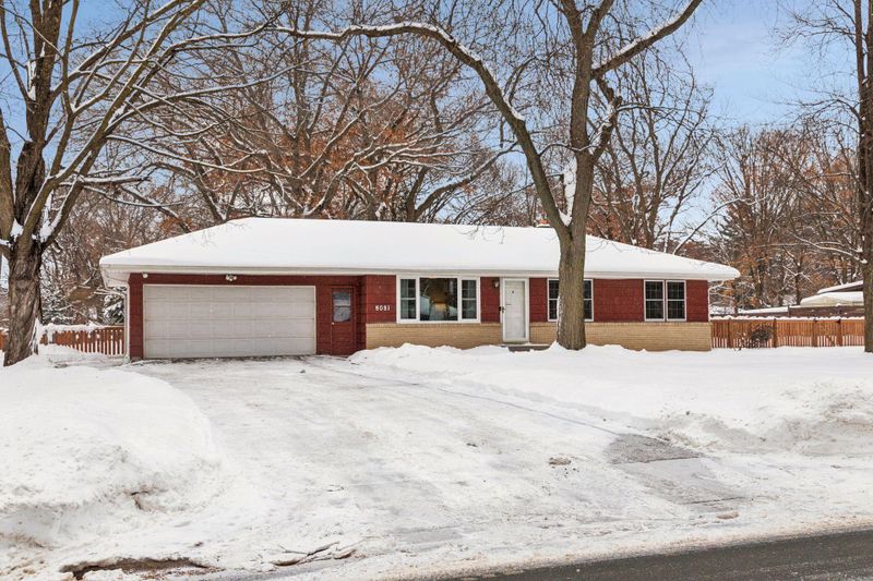 8081 Red Oak Dr, Mounds View, MN 55112