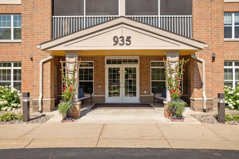 935 Ferndale St N #302, Maplewood, MN 55119