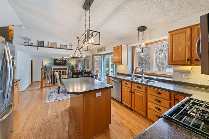 10050 Fox Run Cv, Woodbury, MN 55129