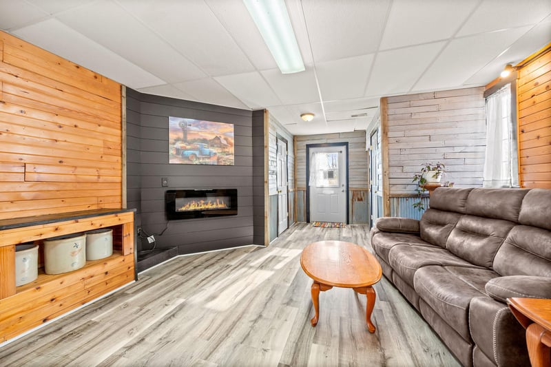415 Atlantic Ave E, Dassel, MN 55325