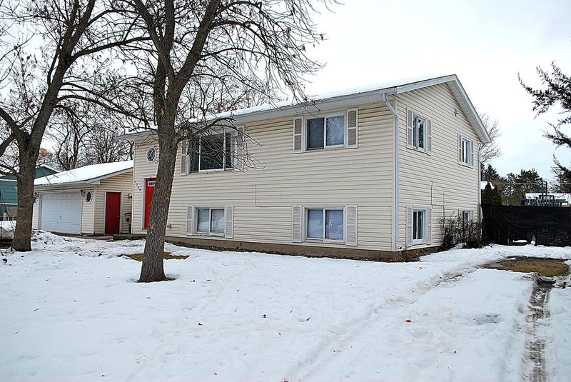 1208 15th Ave N, Princeton, MN 55371
