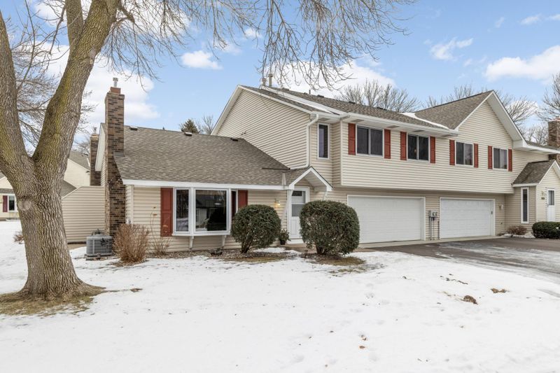 3628 Gershwin Ln N, Oakdale, MN 55128