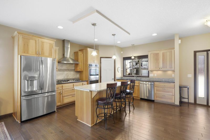 6719 Palm St, Hugo, MN 55038