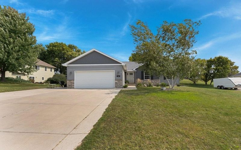 315 Trailstone Dr SW, Cokato, MN 55321