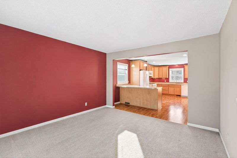 11712 Sierra Ct, Burnsville, MN 55337